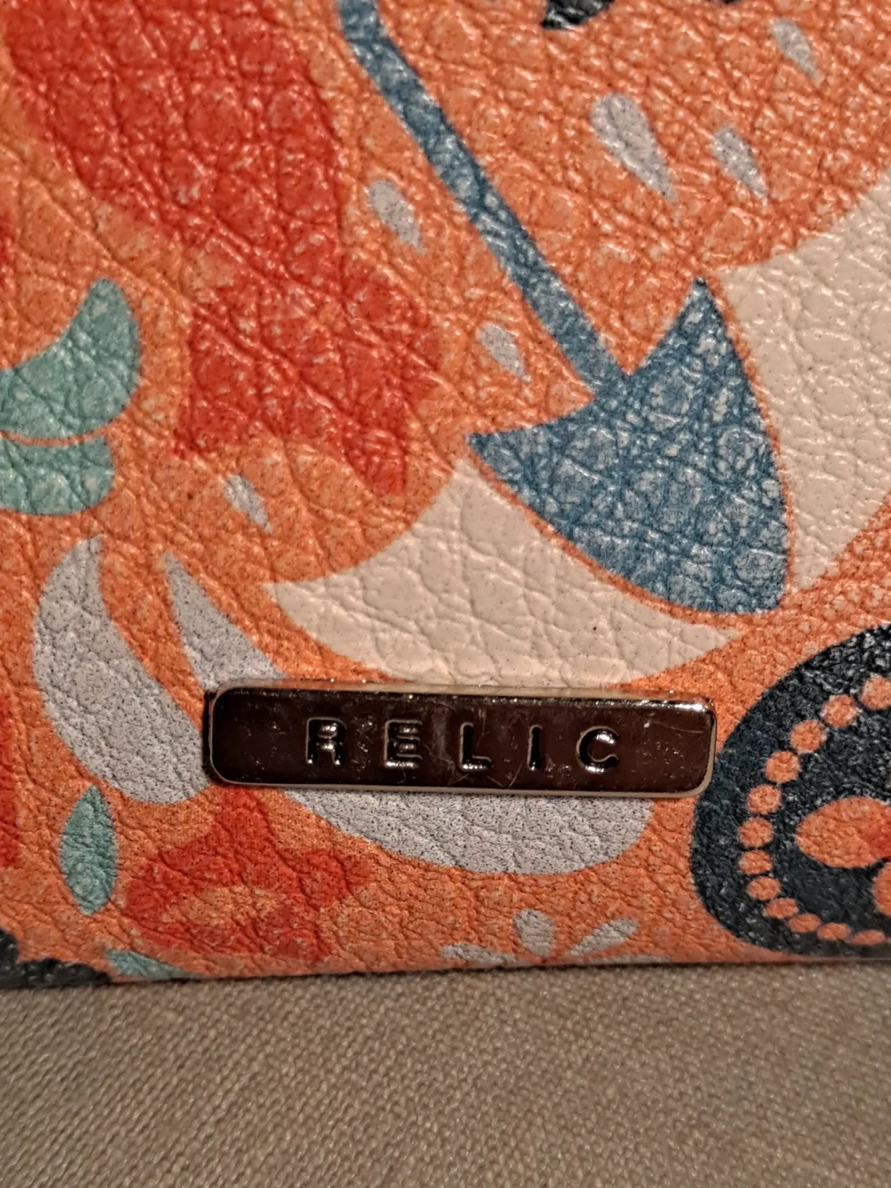 Relic Coral Blue Raining Cats & Dogs Floral Geometric TriFold Flap Wallet Retro